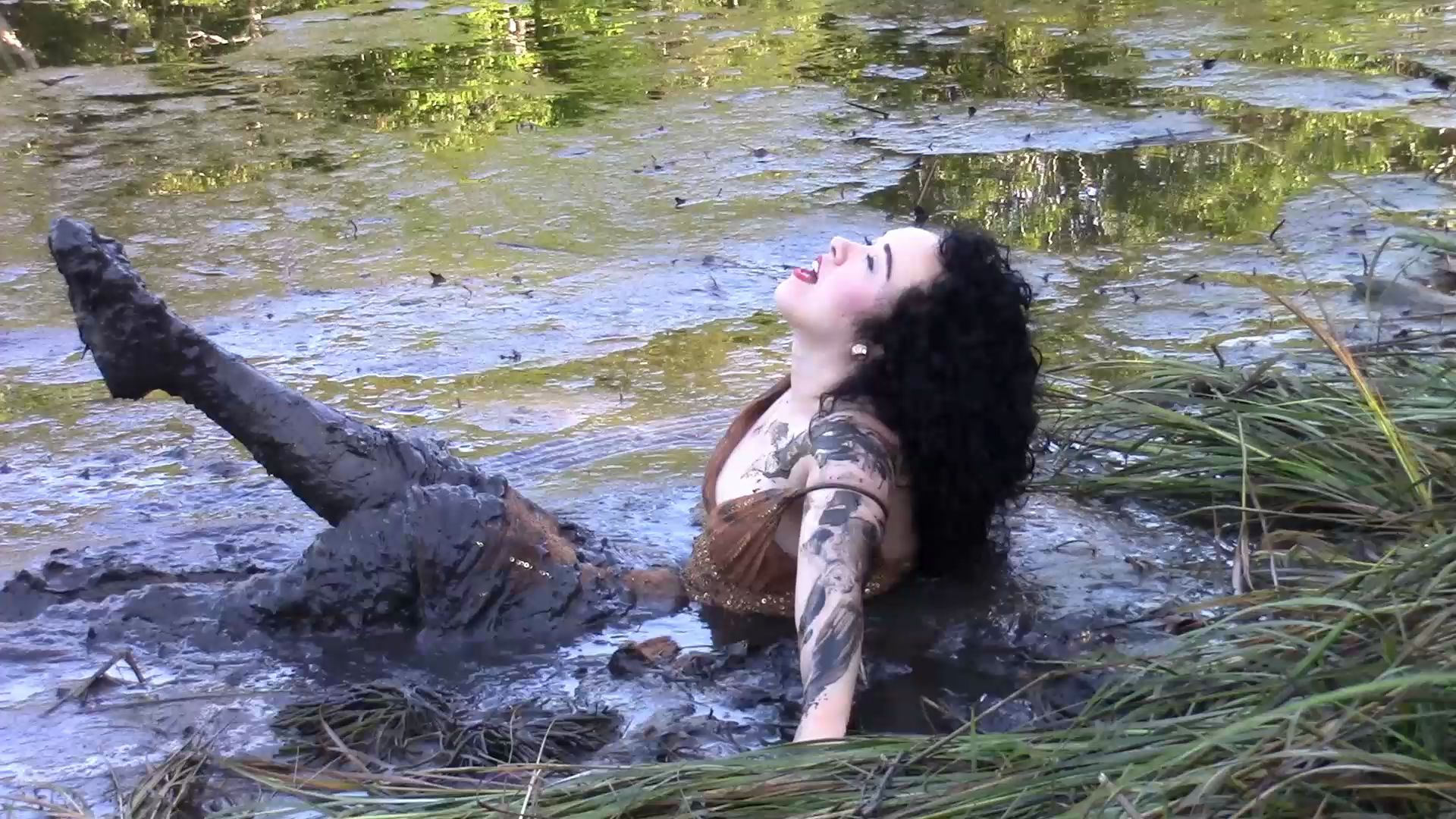 bts-of-a-muddy-photo-shoot_main.jpg